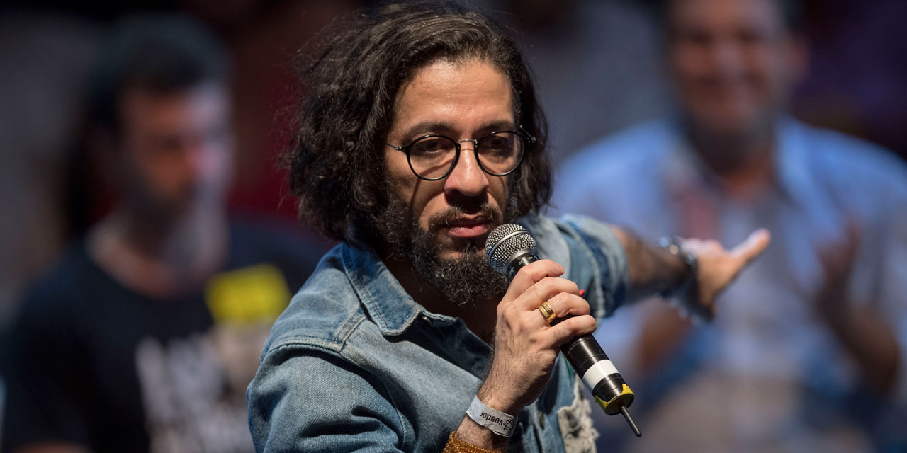 Br Sil Un D Put Gay Renonce Son Mandat Et S Exile Apr S Des Menaces De Mort