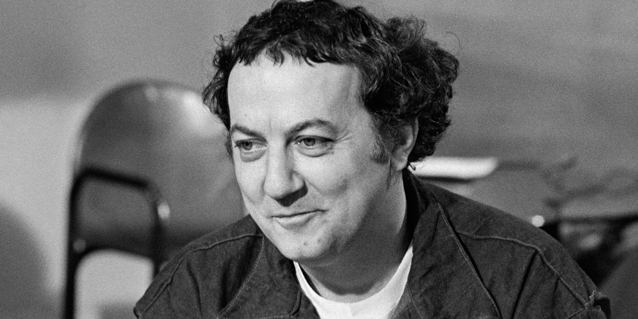 Coluche On Est Une Bande De Jeunes Extrait de son "interview" : Coluche "ne s’intéresse pas au football"