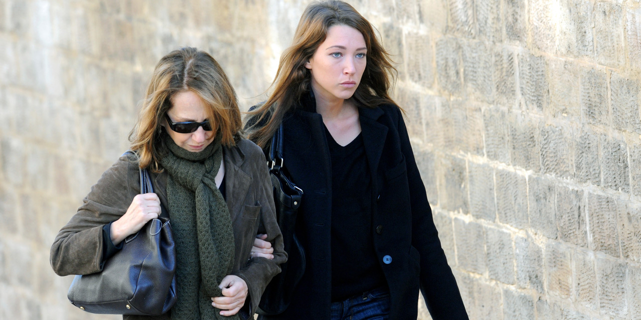 Dans Les Gardiennes Nathalie Baye Et Laura Smet Reunies Pour La Premiere Fois Au Cinema