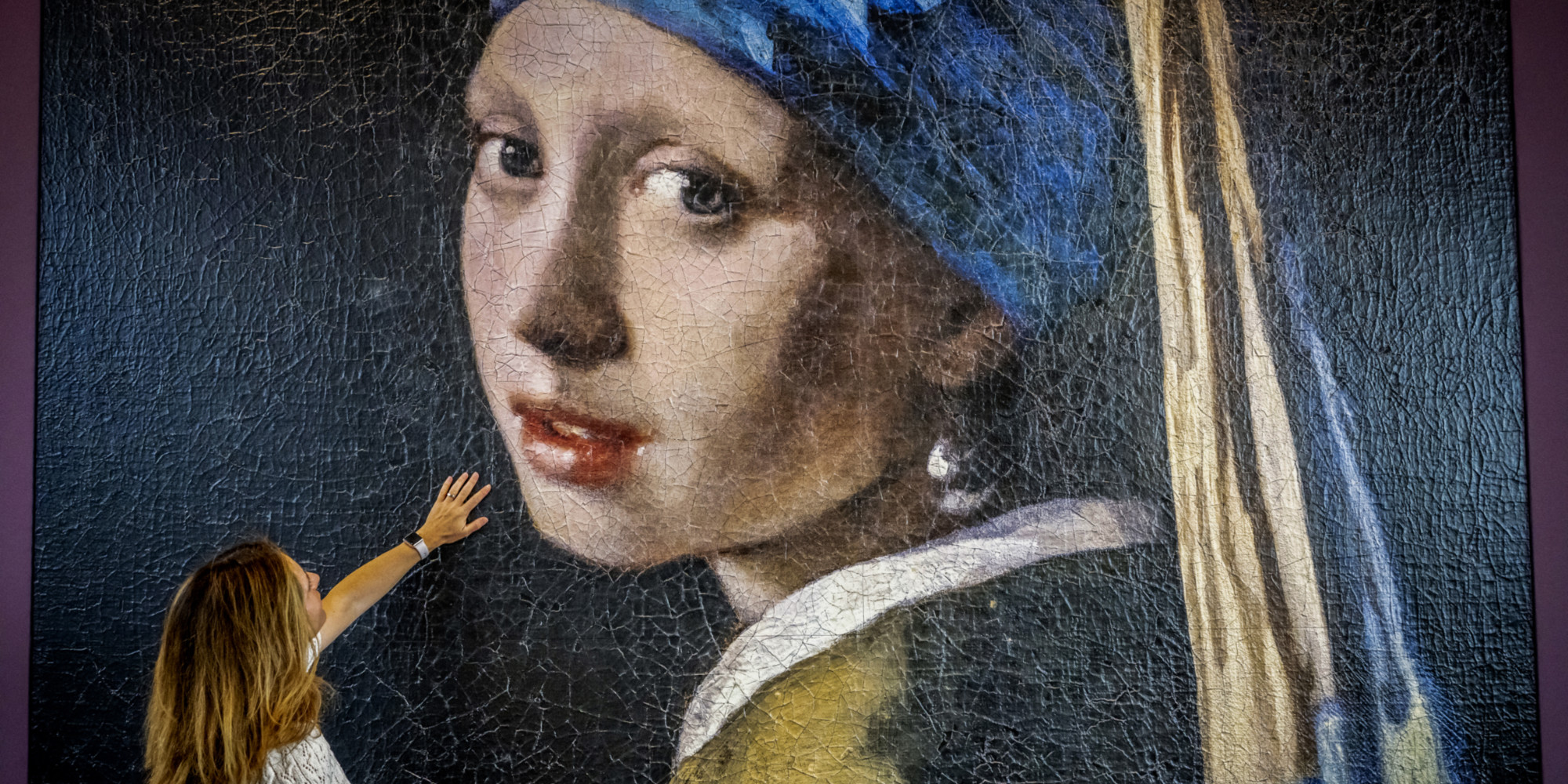 La Jeune Fille A La Pierre Scan Vf Des scientifiques percent le secret de «La Jeune Fille à la perle»