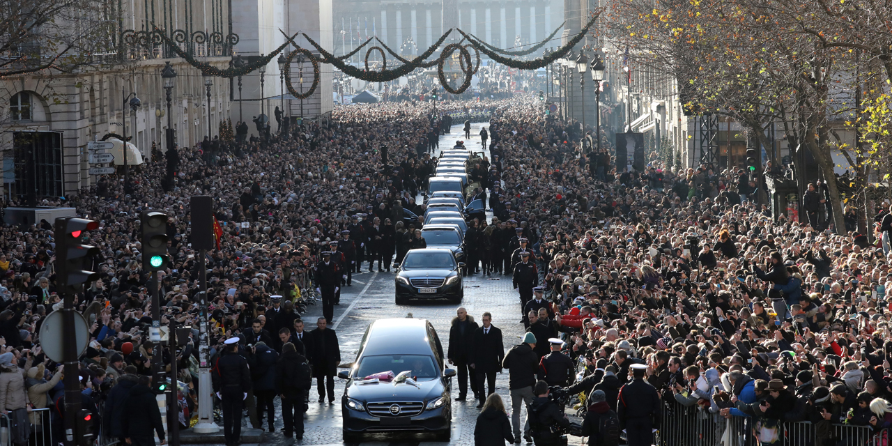 Revivez La Journee Hommage A Johnny Sur Les Champs Elysees Et A La Madeleine