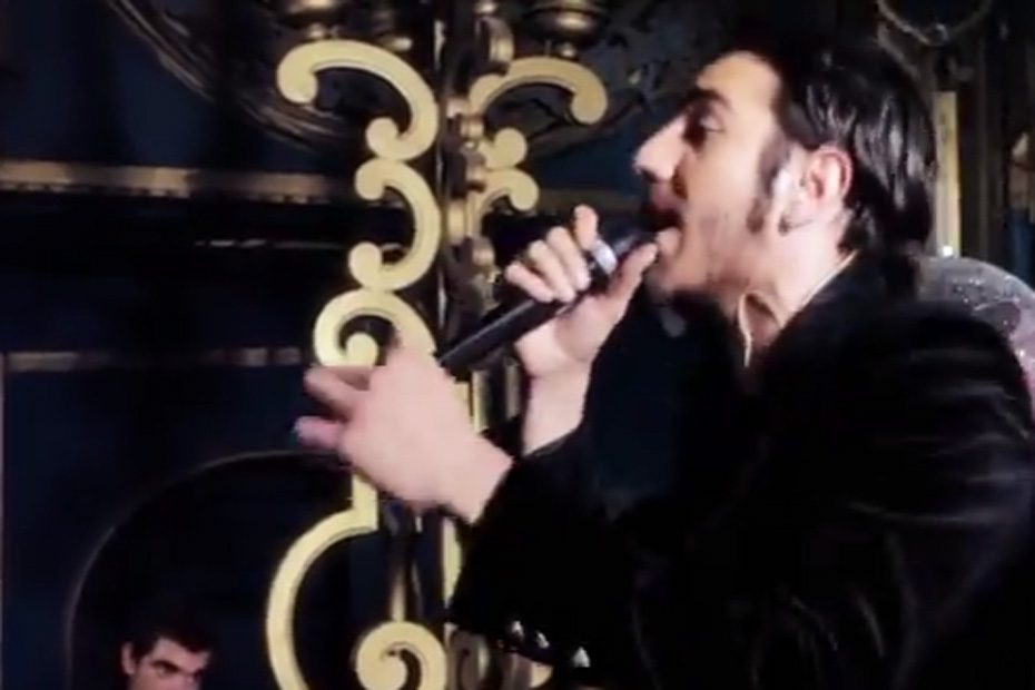 Flo Malley Danse Le D I S C O Wählen sie aus erstklassigen inhalten zum thema flo malley in höchster qualität. europe 1