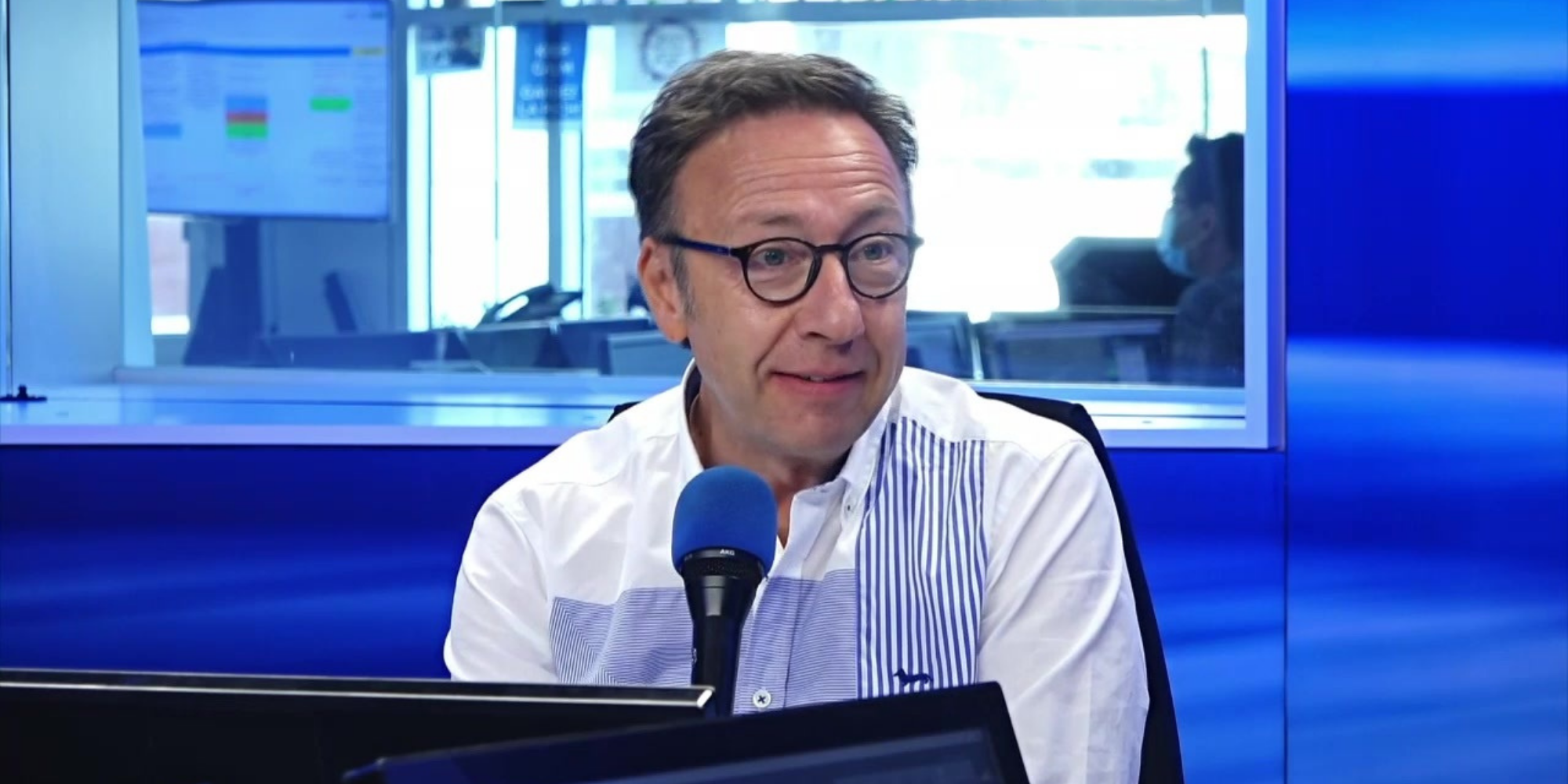 i m going on vacation by myself stephane bern tells about his experience as an actor teller report