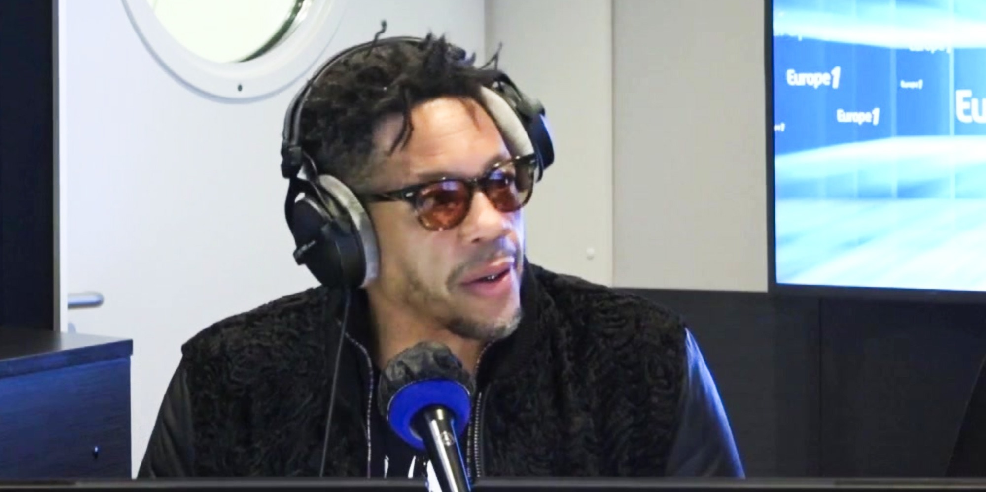 i met my brothers on the way joey starr s confidences on his family teller report