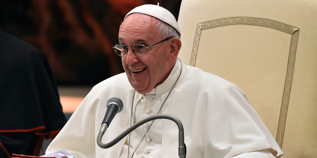 Le pape François publiera son premier livre en janvier