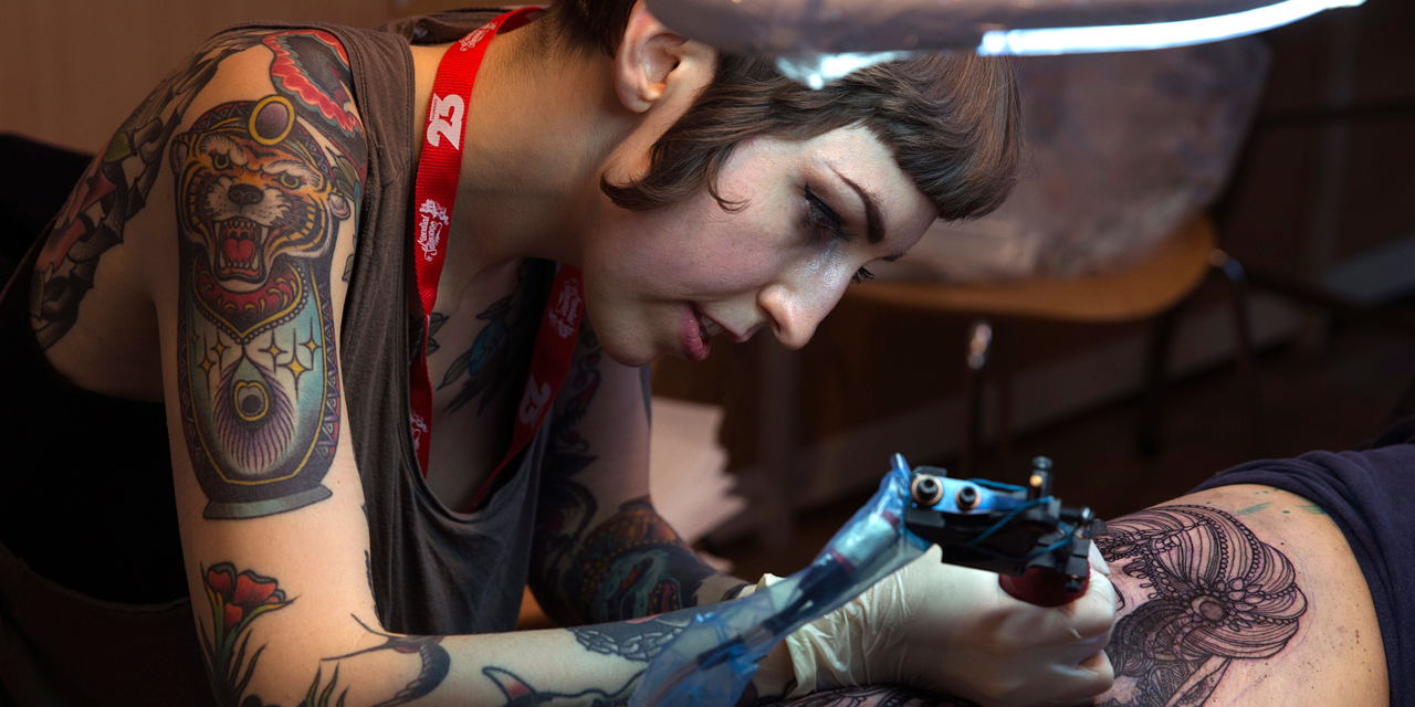Mondial Du Tatouage Les Mandalas Et Les Couleurs Ont La Cote