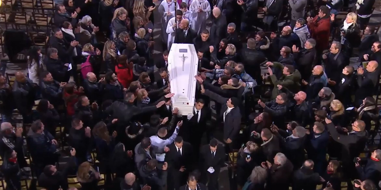 Video Hommage A Johnny Hallyday Le Cercueil Quitte L Eglise Au Son De Gabrielle