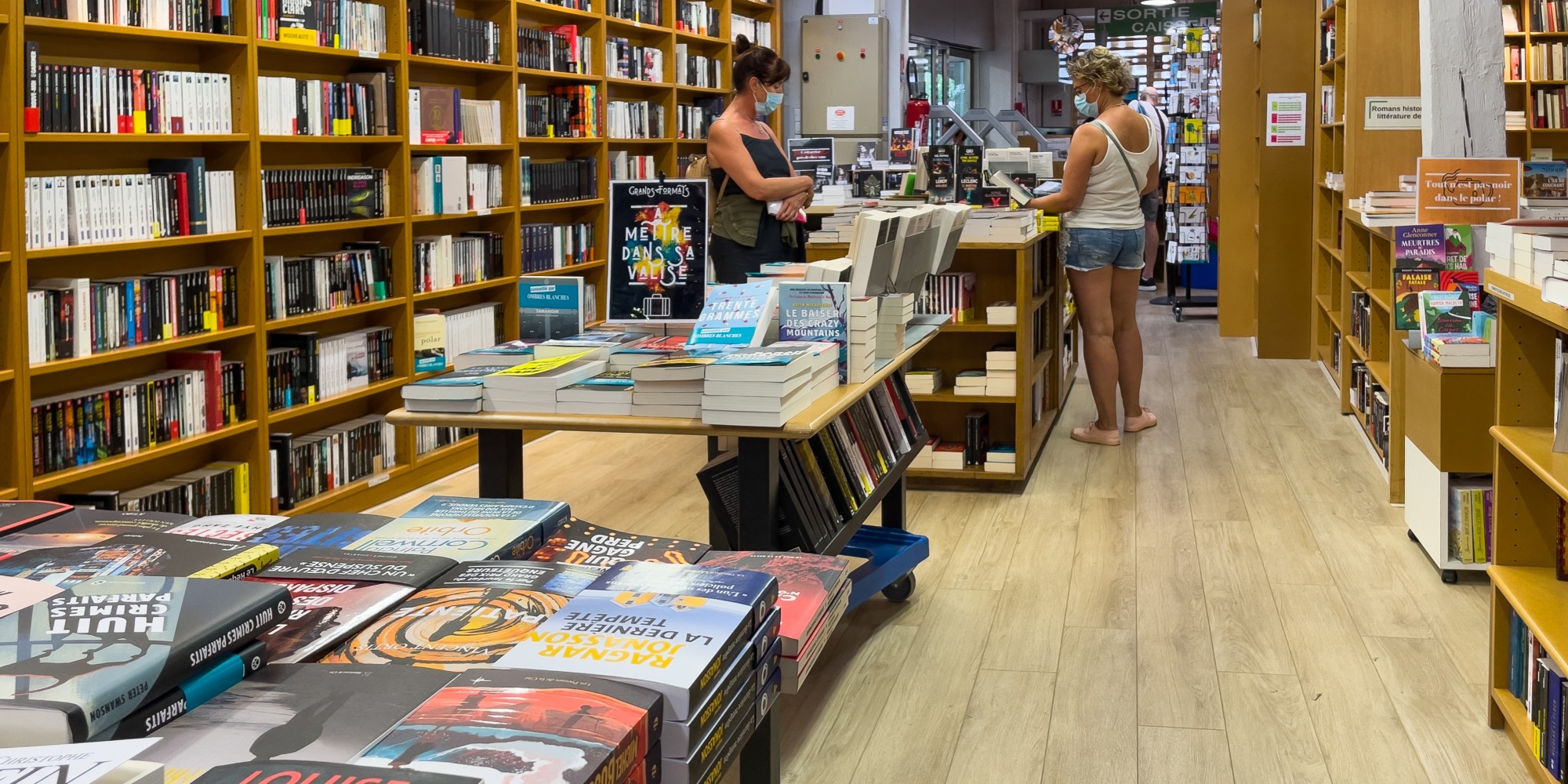 À cause de l'inflation, les libraires obligés de réécrire le prix de leurs livres