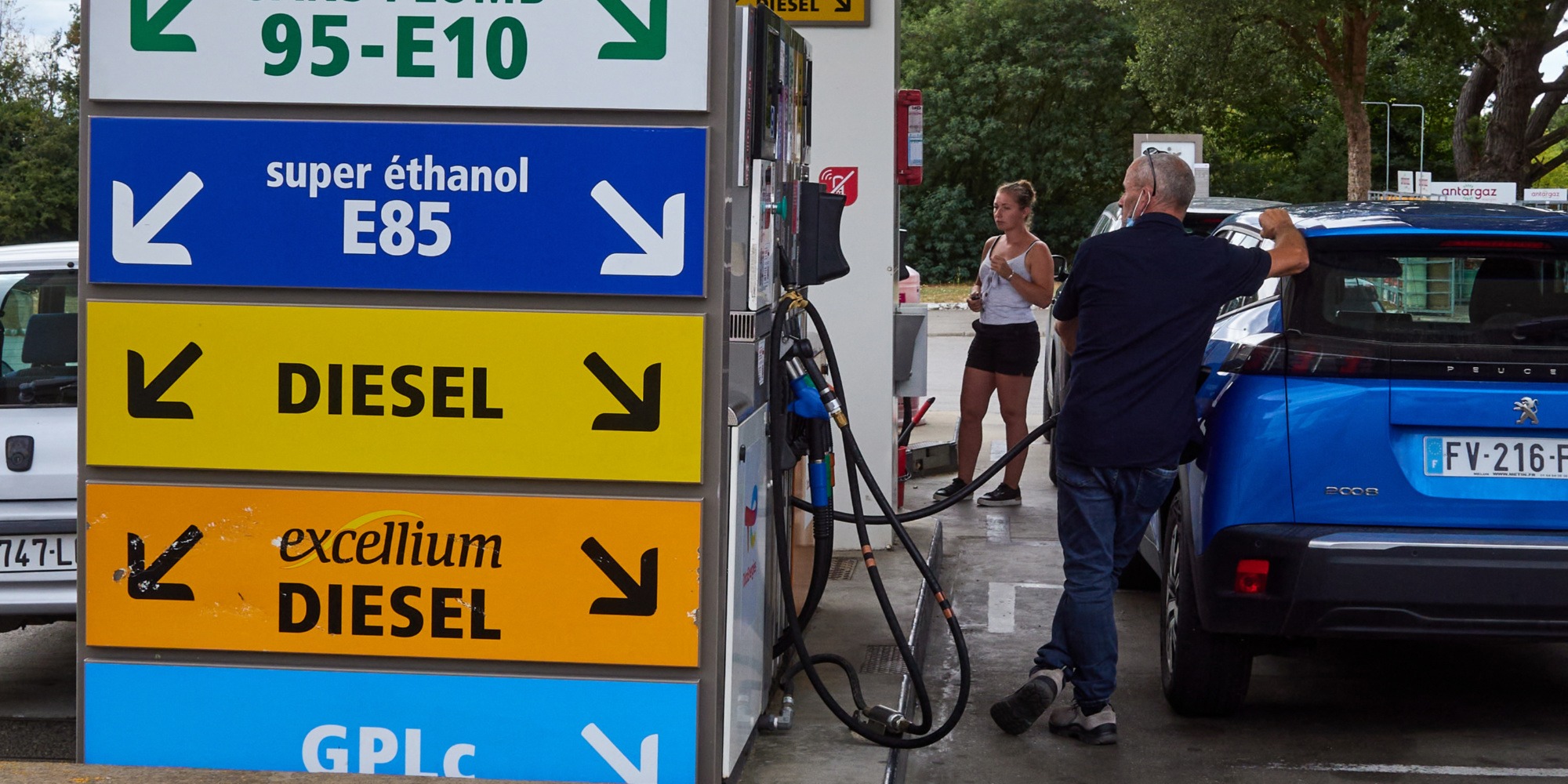 Carburant : la situation s'améliore, les automobilistes soulagés à la veille des vacances