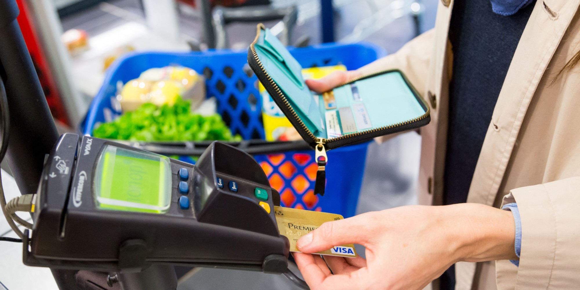 Carte, liquide, chèque...Comment les Français règlent-ils leurs achats de Noël  ?