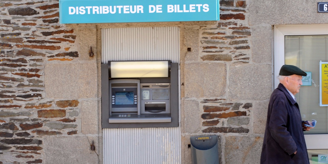 Comment Negocier Ou Contester Des Frais Bancaires