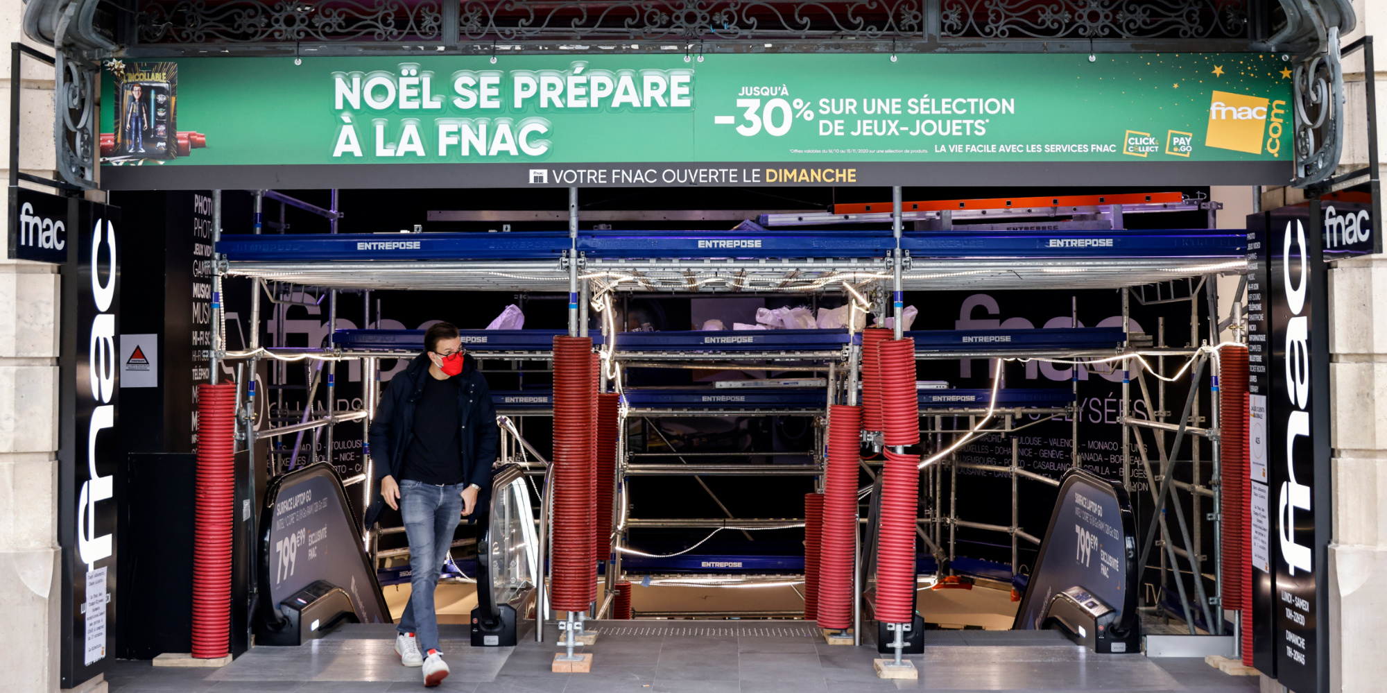 Confinement : à Paris, des rues et des magasins loin d'être désertés