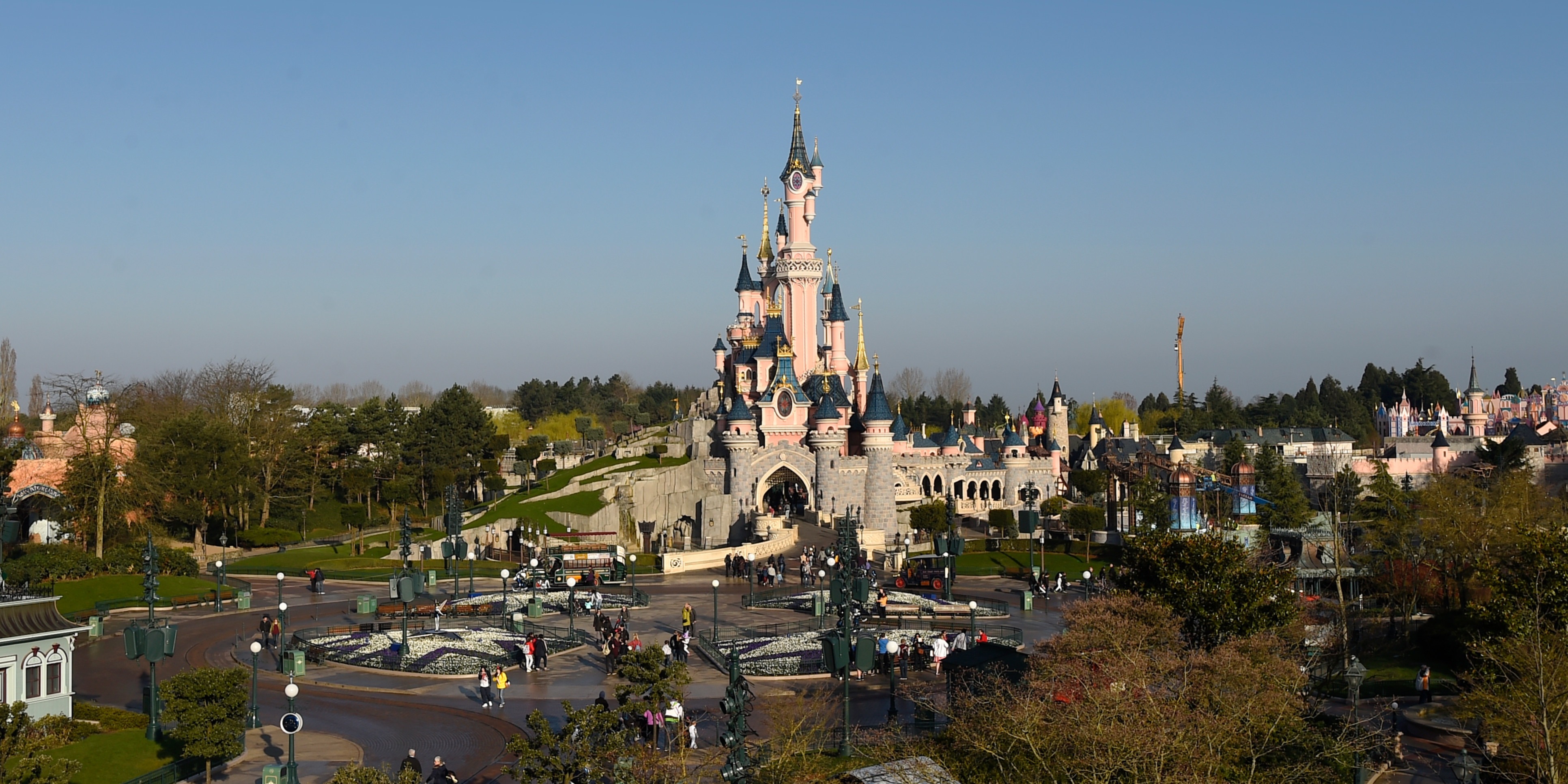 Coronavirus Disneyland Paris Wants To Make More Use Of Short Time Working Teller Report