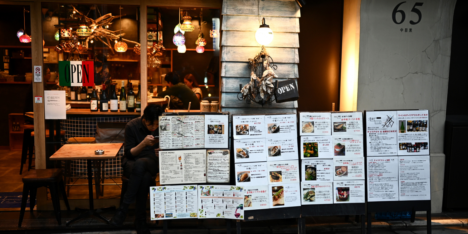 Online Menus Glass Partitions What Will The Restaurant Look Like During Covid 19 Teller Report