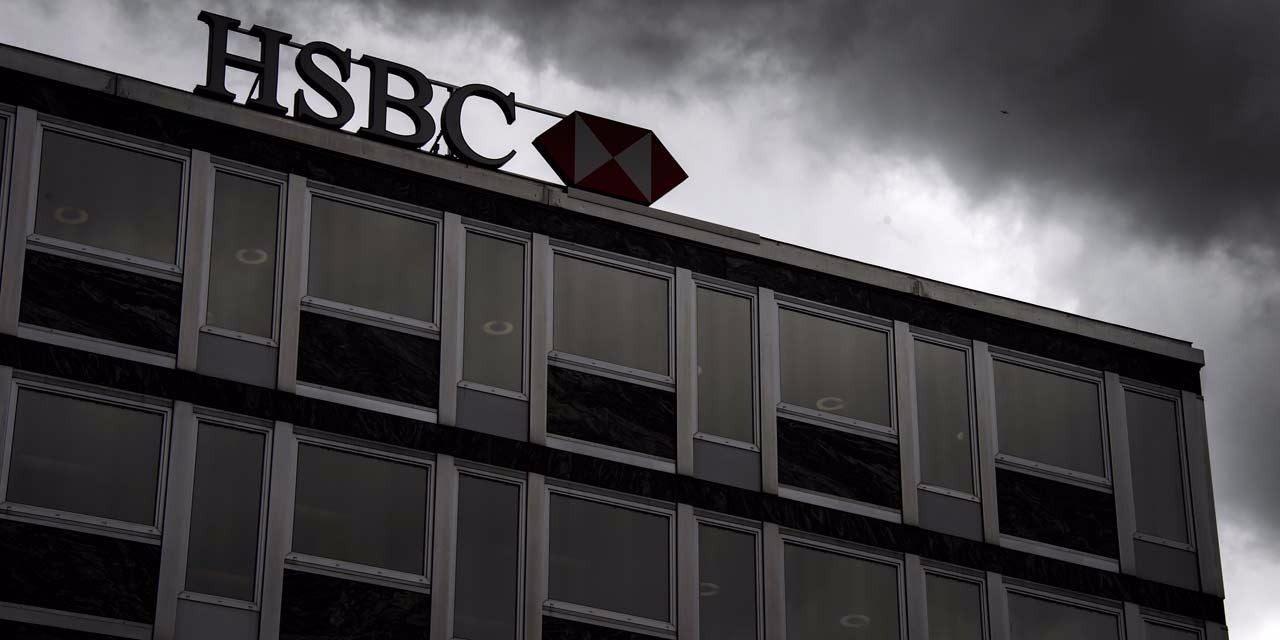Hsbc Fraude Fiscale Fraude fiscale : HSBC s'engage à verser 300 millions d'euros pour éviter un  procès