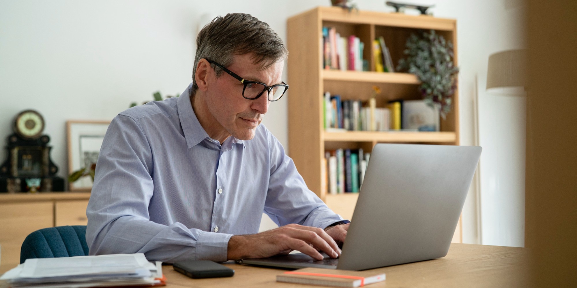 Index seniors : l'exécutif veut favoriser leur emploi, les acteurs sceptiques 