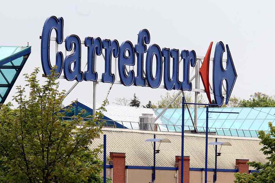 Travail de nuit le plus grand Carrefour de France assigne