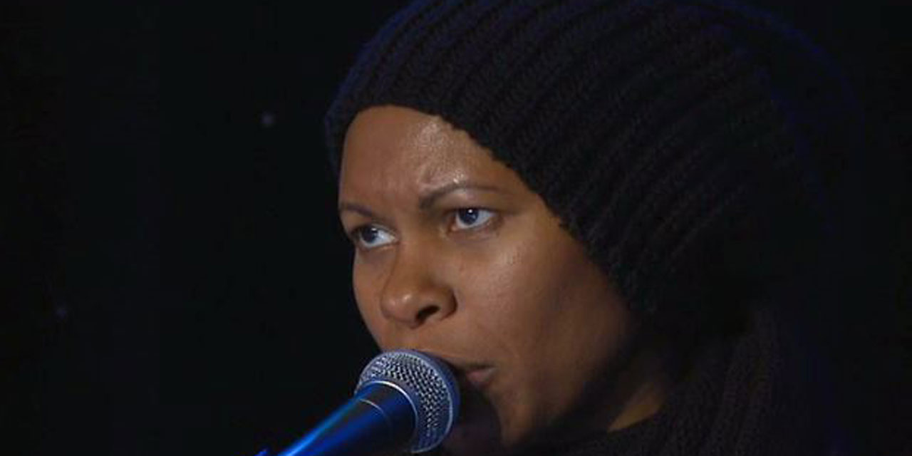 Skunk Anansie interprète "Love someone else”