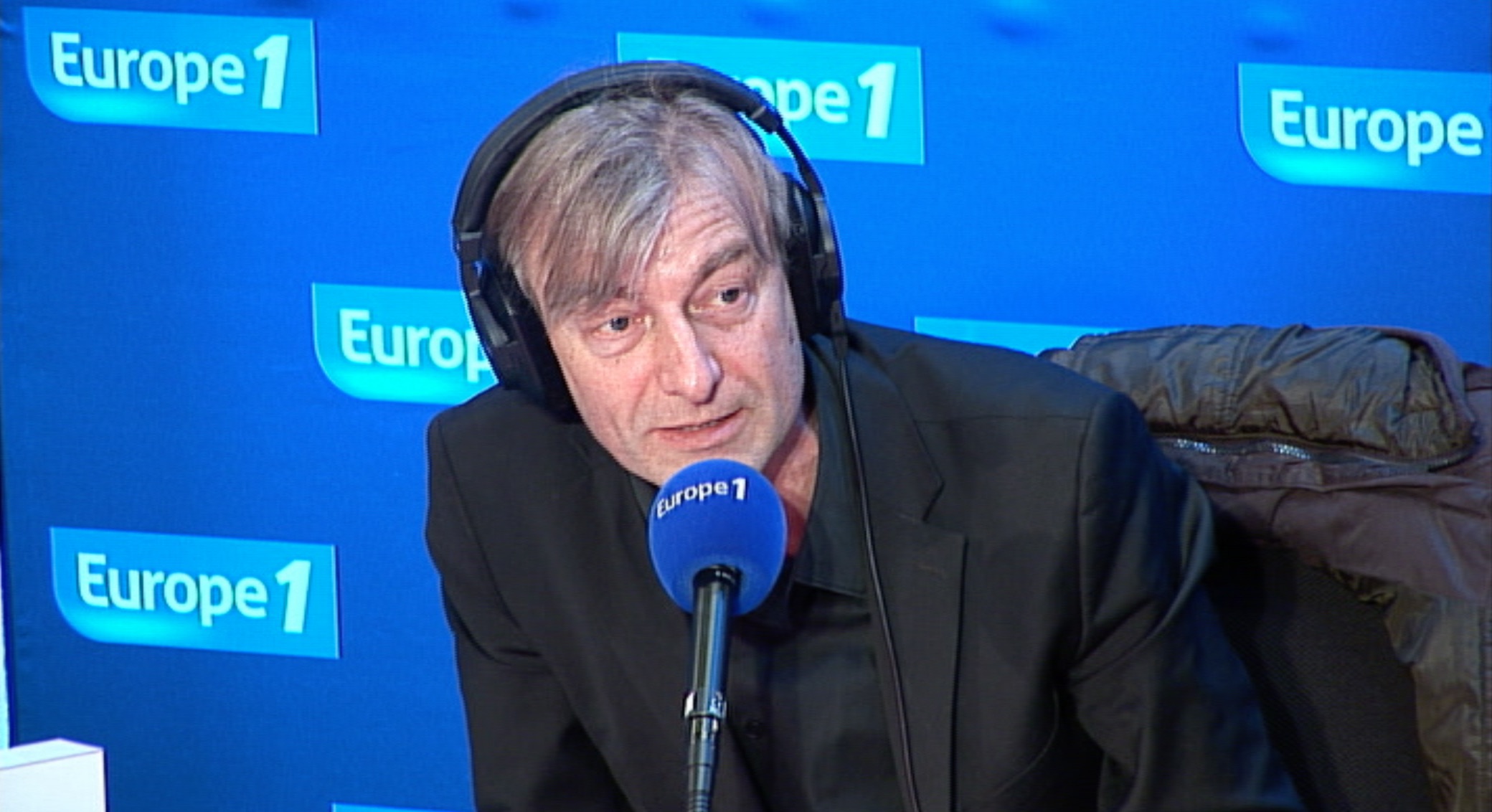 gilles verdez nous les jeunes demandons le retrait de la chanson des enfoires