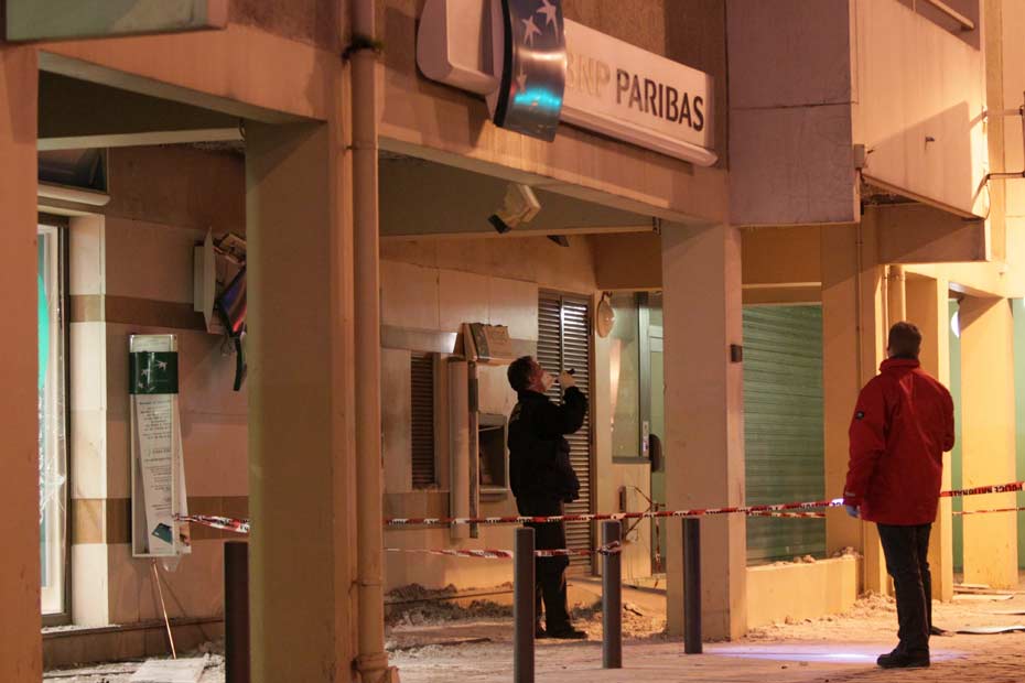 Le Plus Grand Braquage De Banque En France Braquage de banque à la kalachnikov