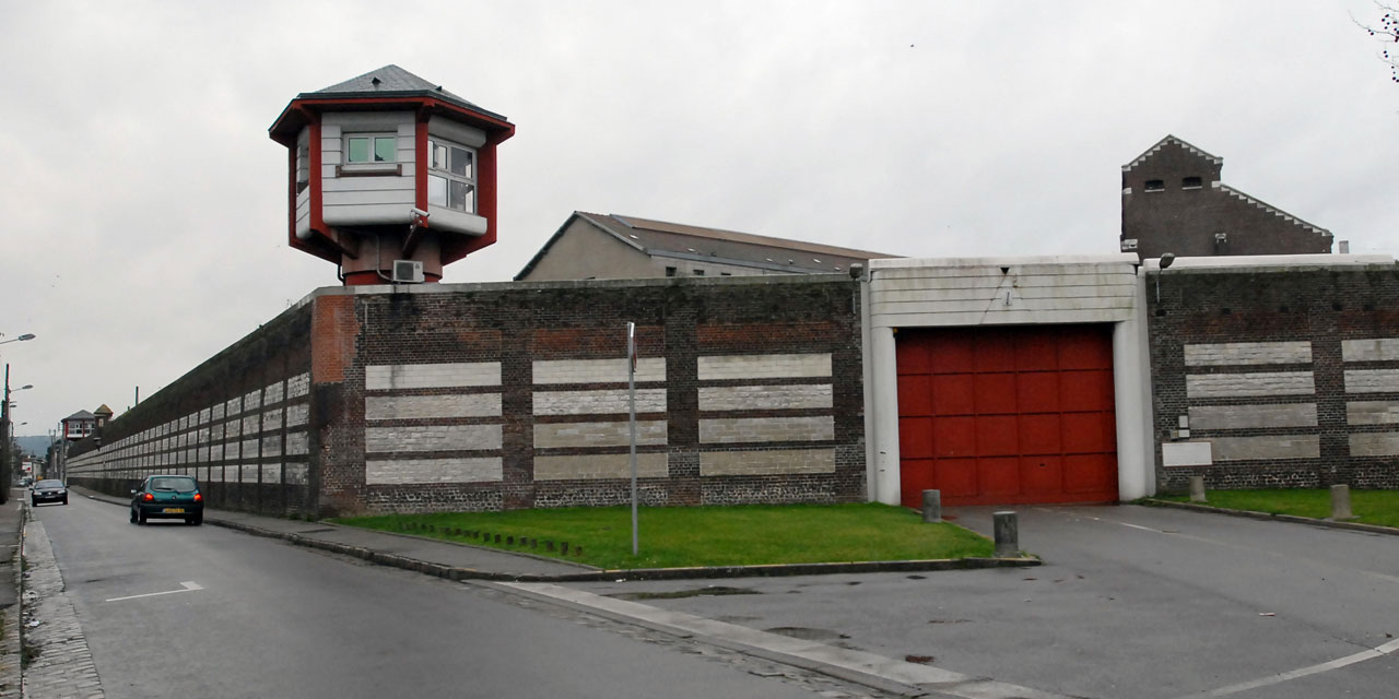 Deux Surveillants Agresses Par Des Detenus A Rouen
