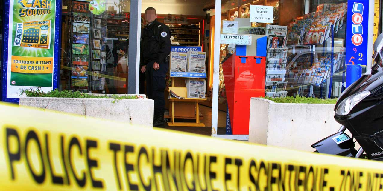 Dernier Braquage De Banque En France INFO E1 - Les braquages de banque en chute libre
