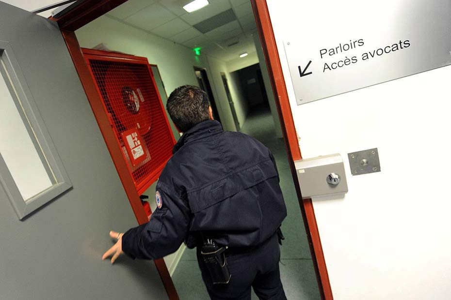 Juge Pour Avoir Viole Au Parloir Un Enfant De 4 Ans