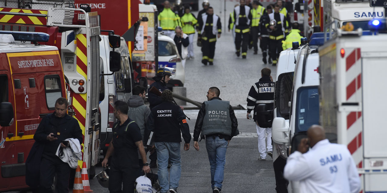 Les Pompiers Marques A Jamais Par Les Appels D Otages Du Bataclan