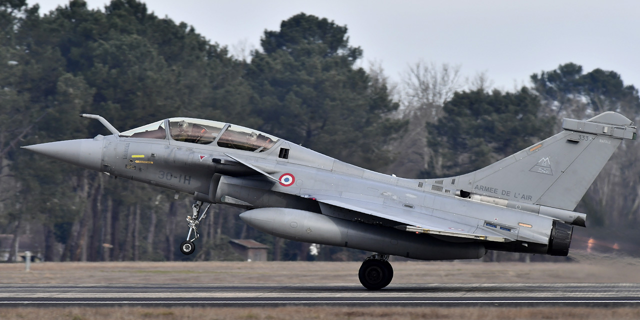 Oise un avion militaire passe le mur du son et sème la panique