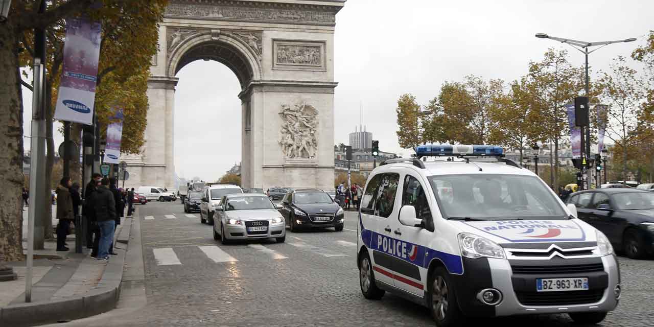 Paris coups de feu près des ChampsElysées