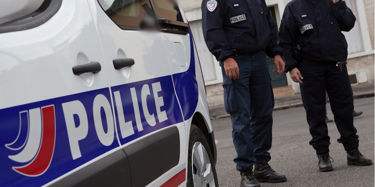 Homme tué par police après menace avec arme