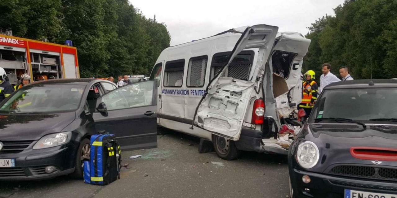 Pas-de-Calais : accident sur l'A21 impliquant un fourgon ...
