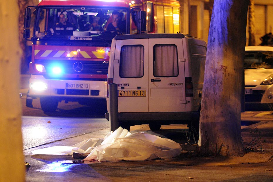 Un Homme Meurt Crible De Balles A Marseille