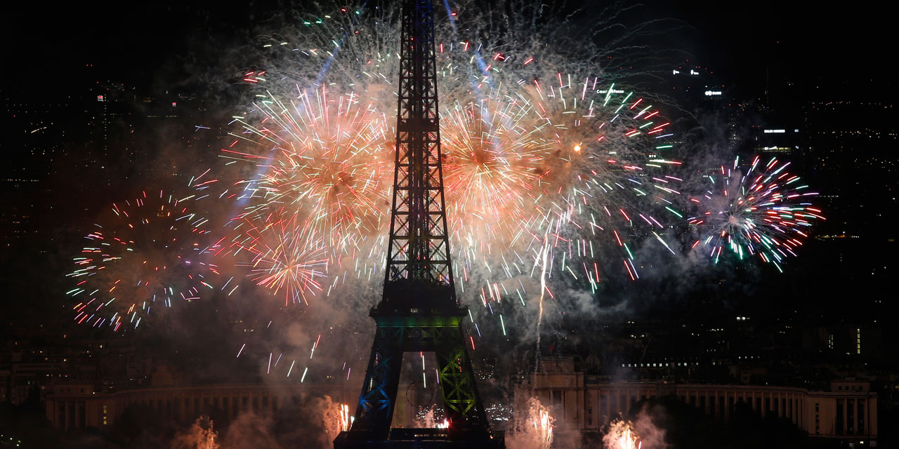Une Banque Privatise La Tour Eiffel Pour Un Feu D Artifice