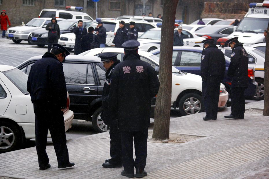 Série Sur Un Tueur En Série Membre De La Police 13.000 policiers chinois, un tueur en série