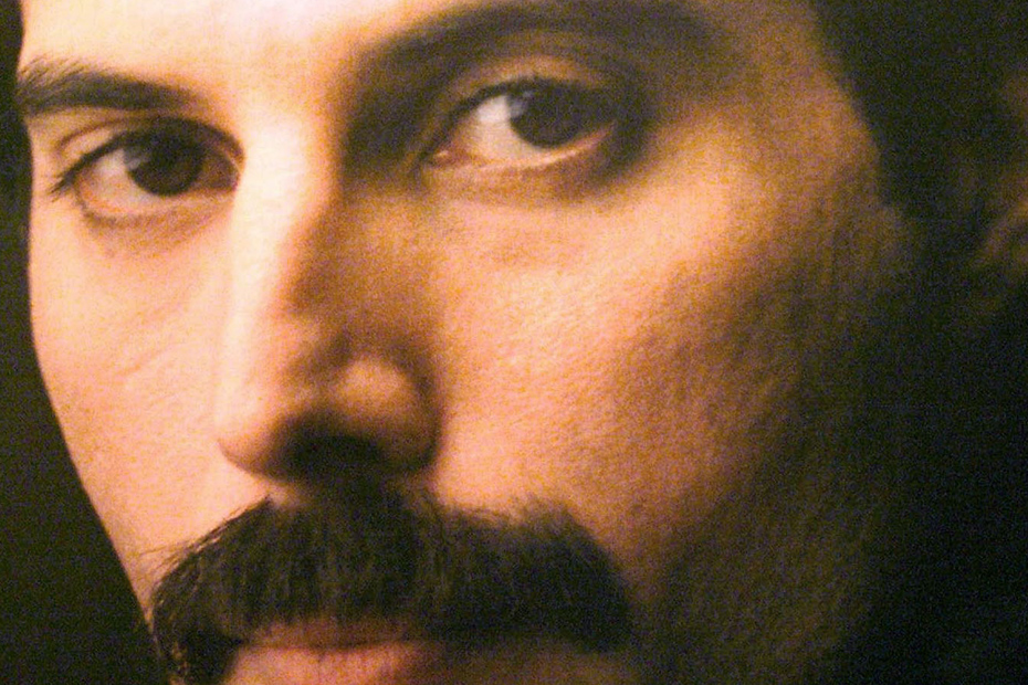 A T On Retrouve La Tombe De Freddie Mercury