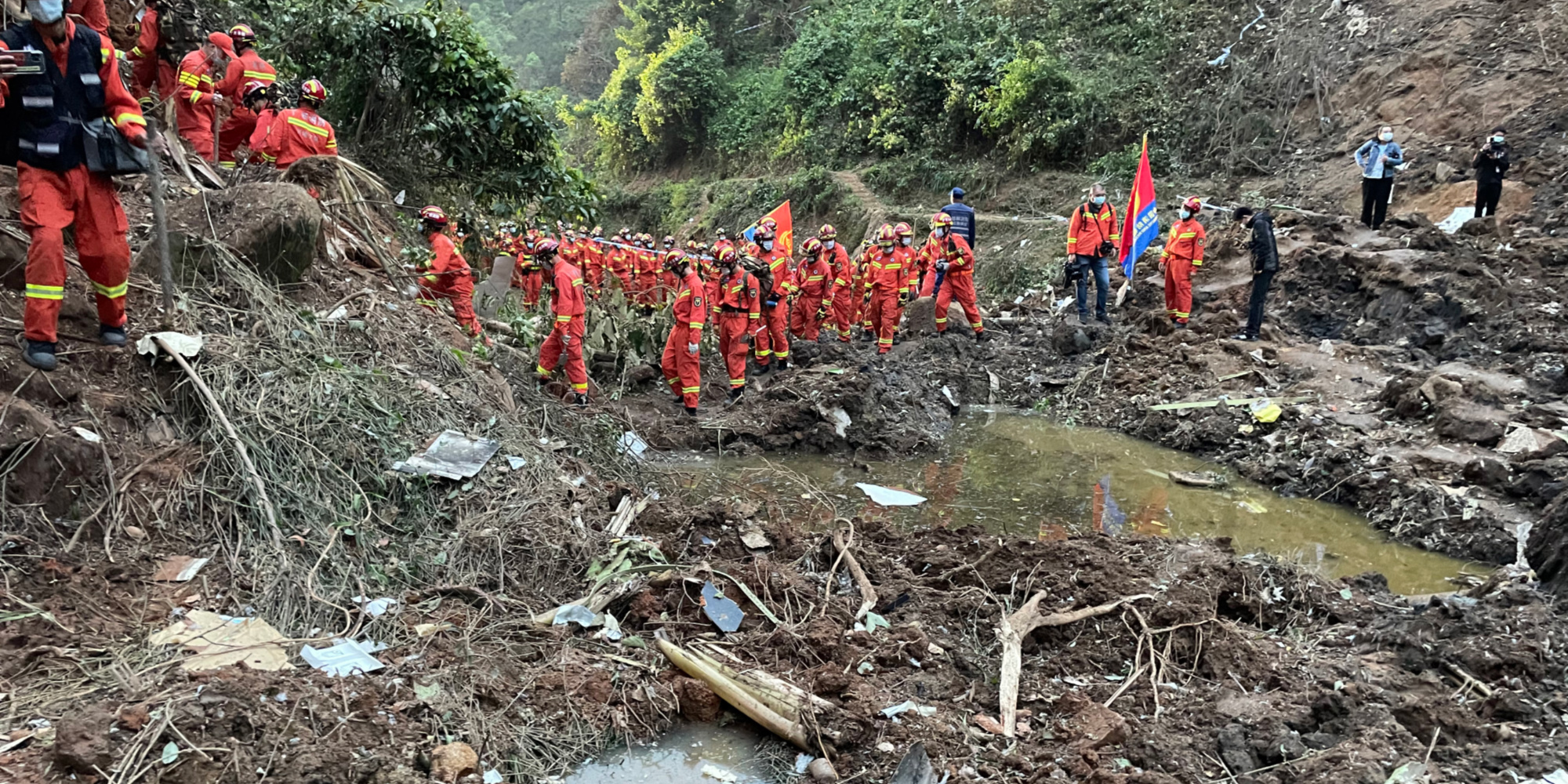 Accident d'avion en Chine : une boîte noire retrouvée