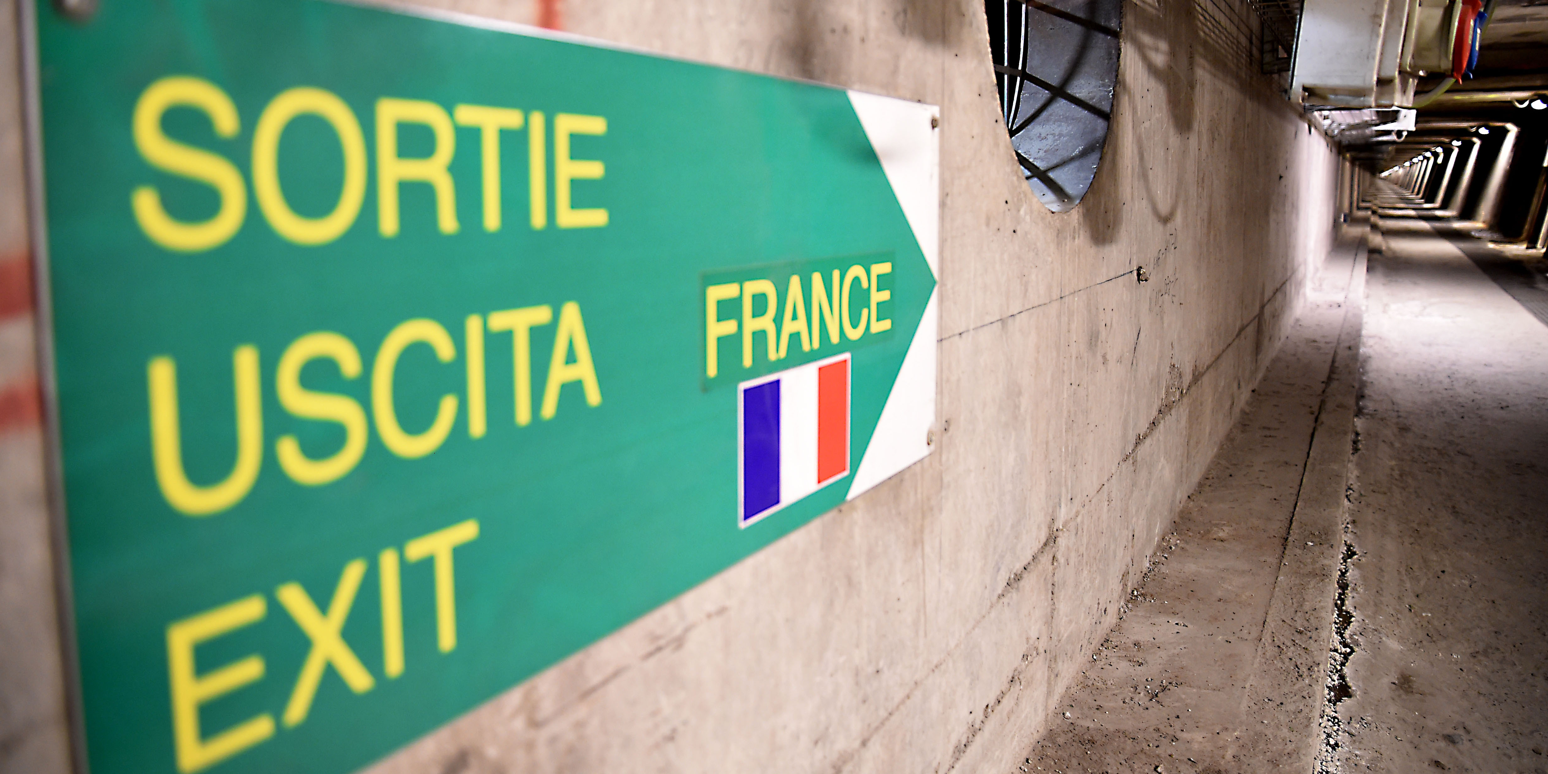 At The Mont Blanc Tunnel The Coronavirus With Absent Subscribers No Control Nothing At All Teller Report