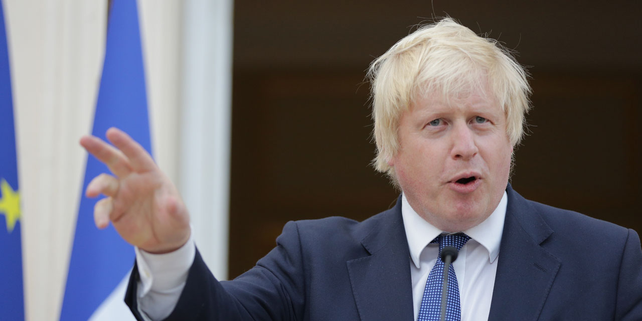 Boris Johnson célèbre le 14-Juillet à l'ambassade de France à Londres