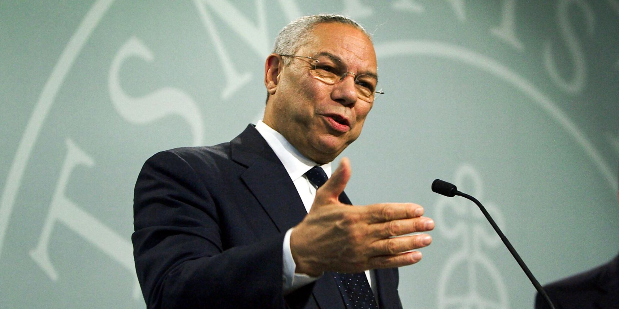 https://cdn-europe1.lanmedia.fr/var/europe1/storage/images/europe1/international/colin-powell-secretaire-detat-sous-george-w-bush-est-mort-du-covid-19-4072209/57742697-2-fre-FR/Colin-Powell-secretaire-d-Etat-sous-George-W.-Bush-est-mort-du-Covid-19.jpg