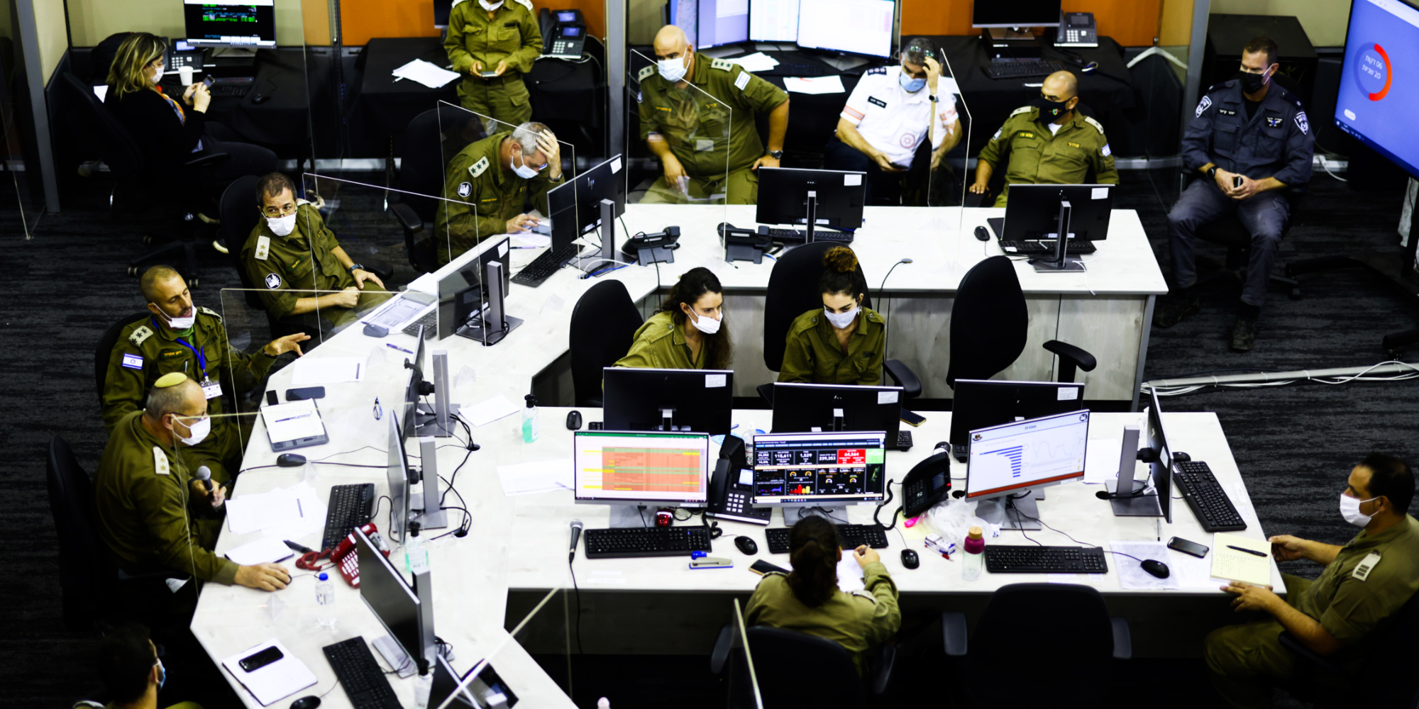 Coronavirus En Israel L Armee Peine A Faire Respecter Le Confinement [ 1000 x 2000 Pixel ]