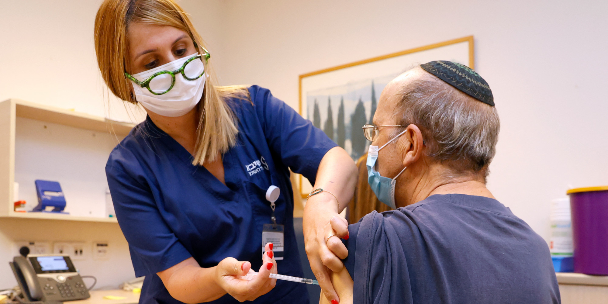 covid 19 israel appelle les plus de 60 ans a recevoir une troisieme dose de vaccin