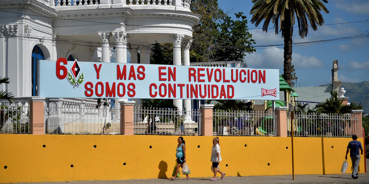 Cuba fête les 60 ans de sa révolution communiste, en quête d'un second