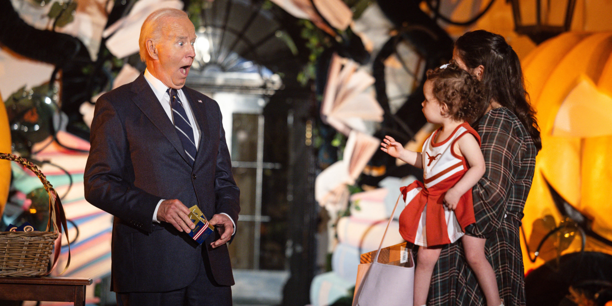 pourquoi Joe Biden est-il accusé d&rsquo;avoir «mordu des bébés» lors d&rsquo;une fête pour Halloween ?