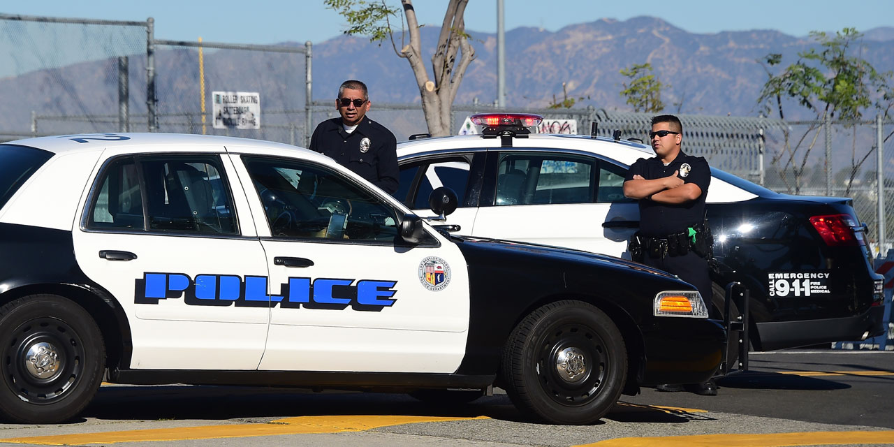 Etats-Unis : quatre arrestations pour des cambriolages chez des ...