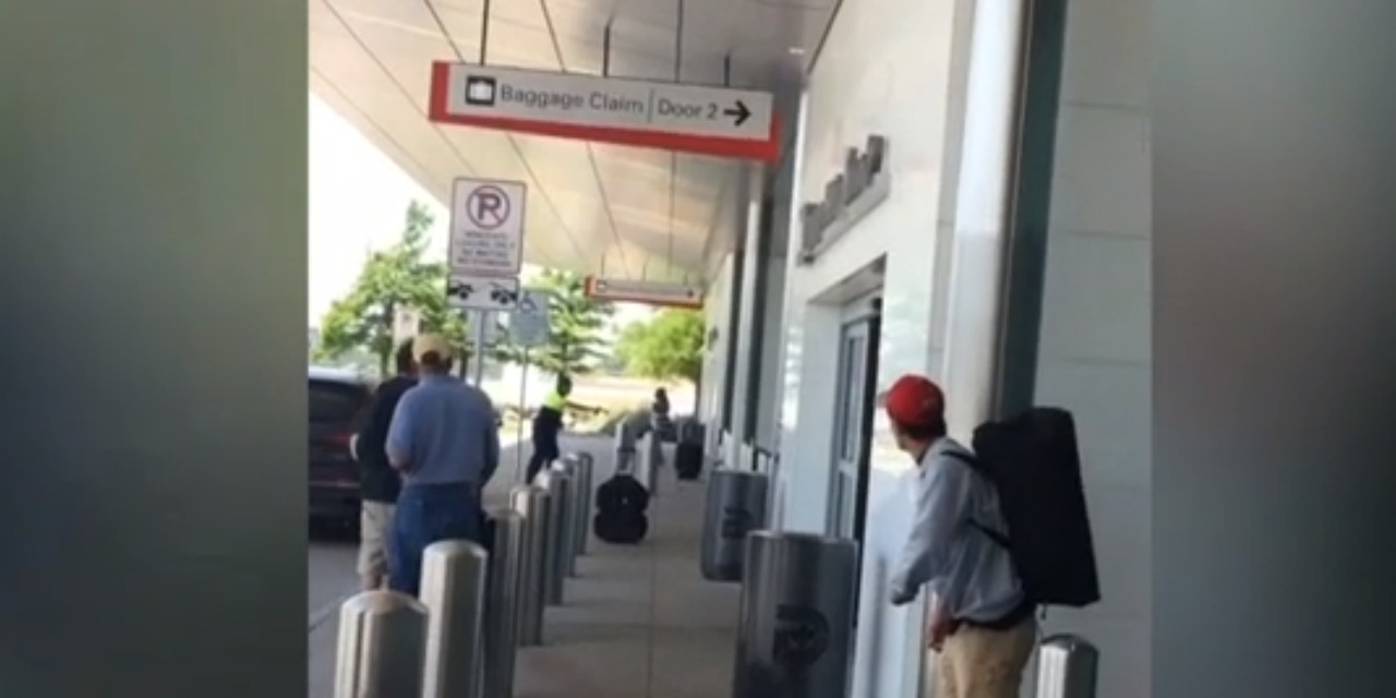 Etats-Unis : une fusillade éclate à l'aéroport de Dallas à cause d'un ...
