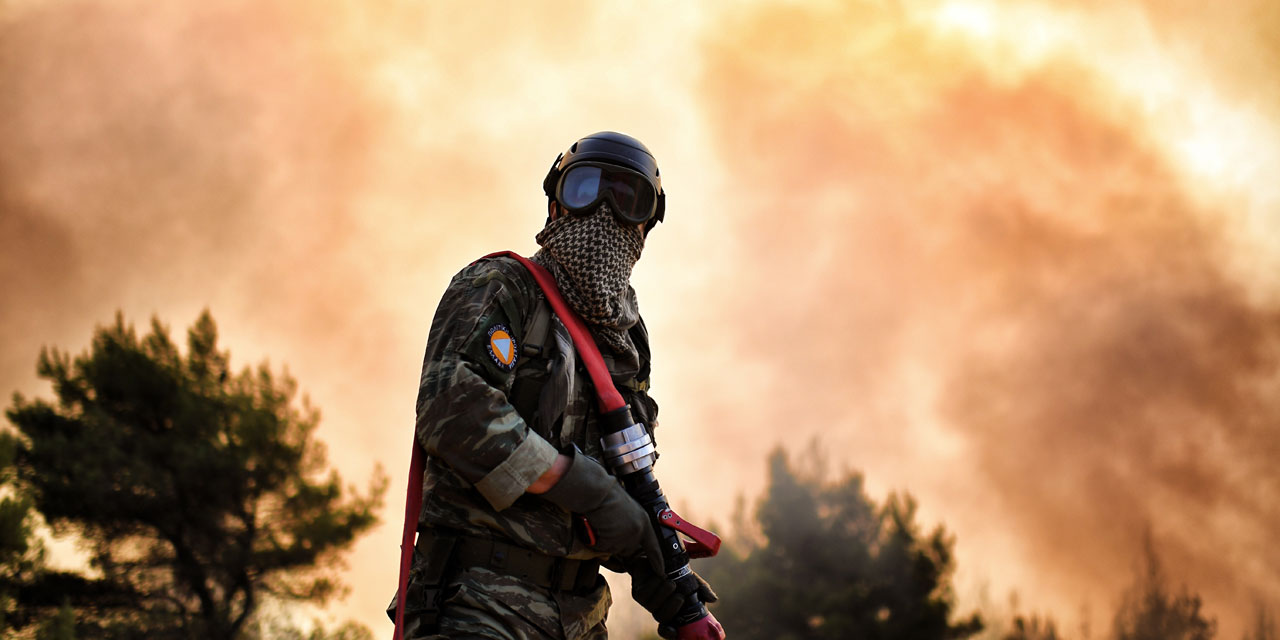 Grèce : incendie de forêt à l'ouest d'Athènes, un ...