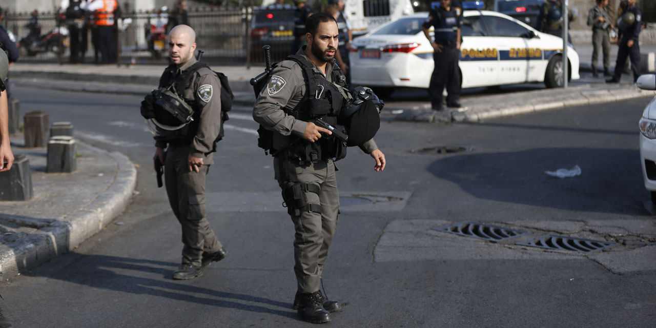 Jérusalem : un policier israélien attaqué au couteau