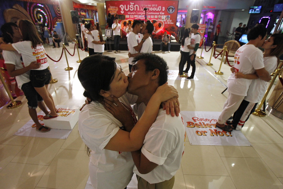 Thaïlande le record du plus long baiser