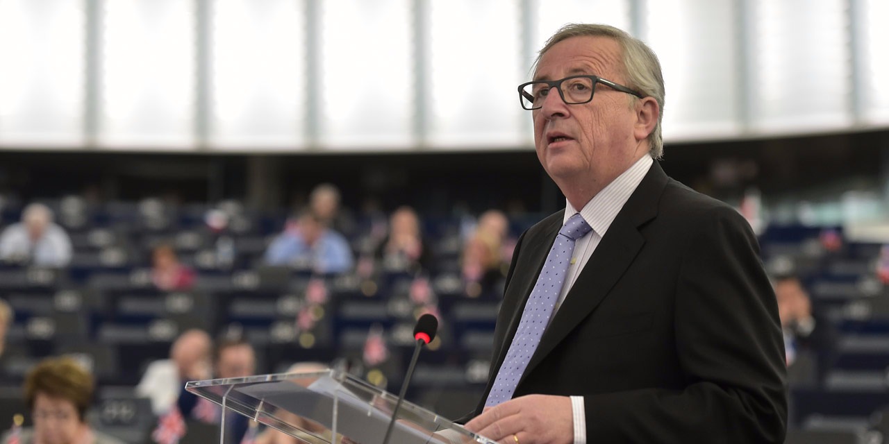 UE : Juncker salue le "discours très européen" de Macron